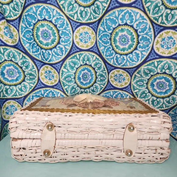 Vintage Princess Charming by Atlas Seashell Wicker Lucite Handle Purse 1950s/60s - Picture 5 of 15